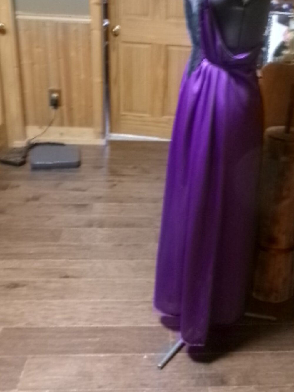 vtg glam sexy dark purple flowing nightgown black lace plunge front tie back xl - Picture 4 of 6